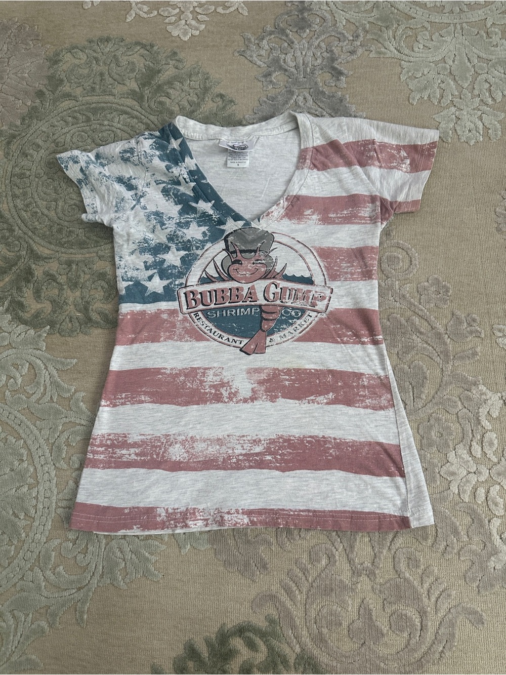 Bubba Gump Shrimp Co. Women's American Flag V-Neck Tee - Red & Blue
